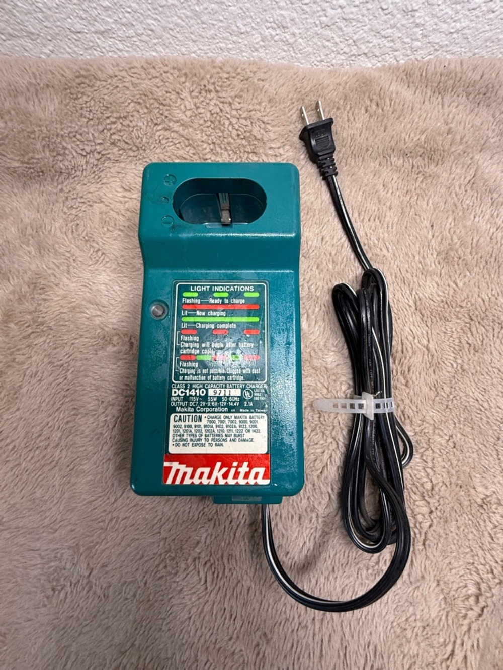 Makita DC1410 Battery Charger